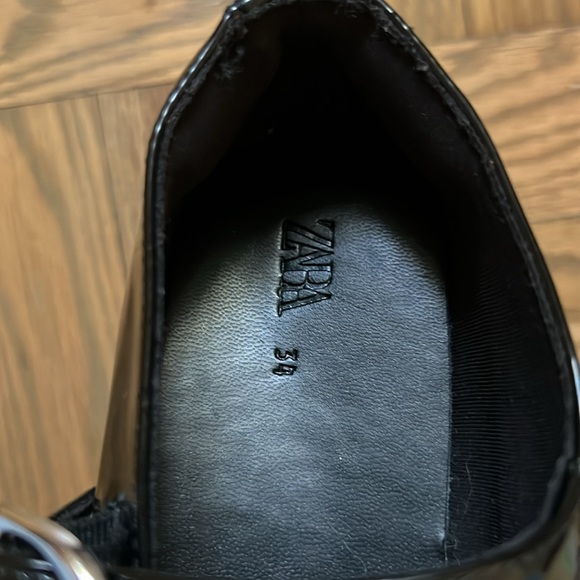 ZARA KIDS BLACK PATENT STUDDED MARY JANES - Picture 3 of 6